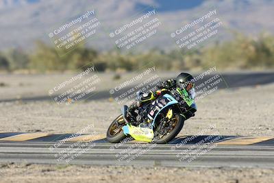 media/Dec-07-2025-CVMA (Sun) [[3e7d2de5dc]]/Race 17-Amateur Formula Middleweight/